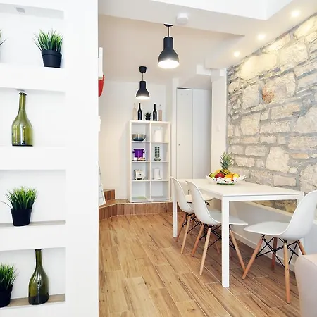 Amfora Deluxe Apartment *