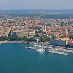 Amfora Deluxe Apartment