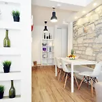 Amfora Deluxe Apartment *