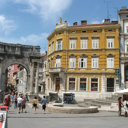 아파트 Amfora Deluxe 풀라