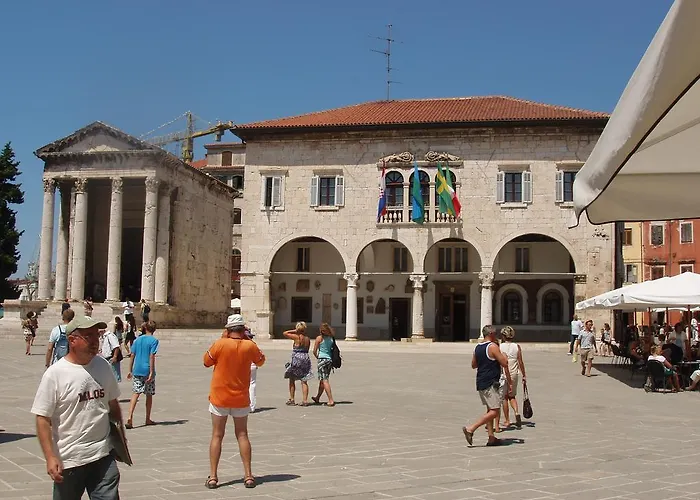 Amfora Deluxe Apartamento *